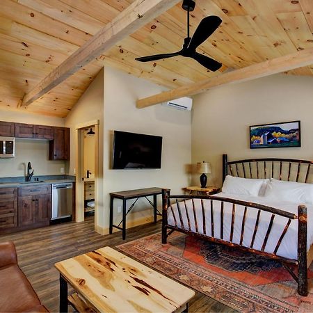 The Lodge By Sunapee Stays Екстериор снимка
