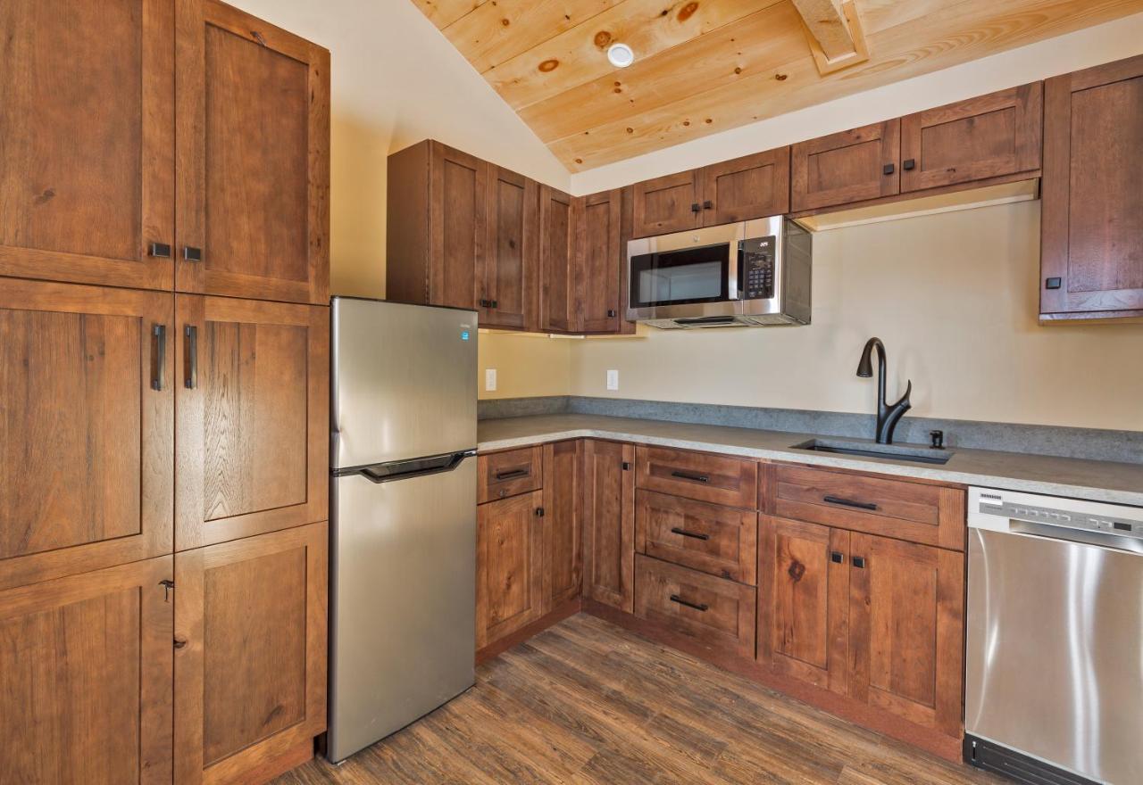 The Lodge By Sunapee Stays Екстериор снимка