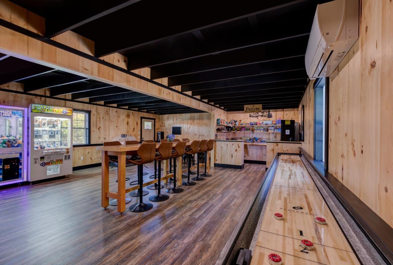 The Lodge By Sunapee Stays Екстериор снимка